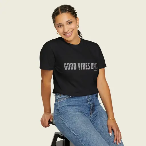 Sense Serenity Good Vibes Only Unisex Garment-Dyed Casual T-Shirt 